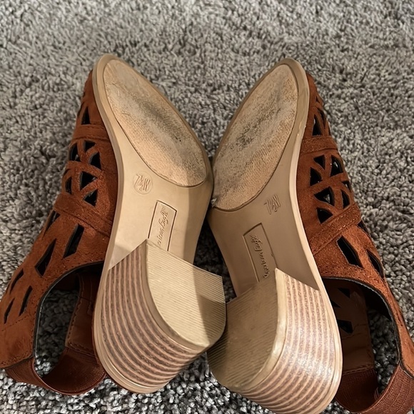 American Eagle Open Toe Laser Cut Out Boho Heels Women’s Size 7.5 - Picture 5 of 10